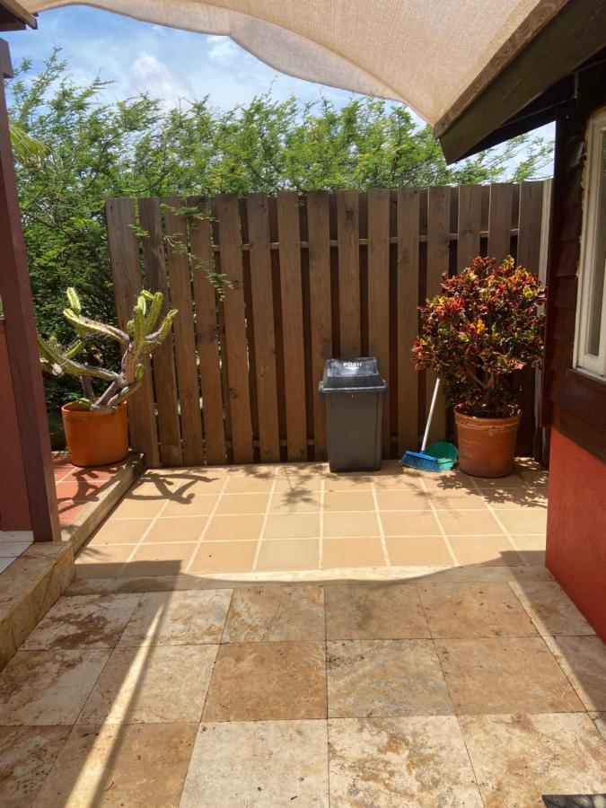Cozy Studio With Private Spa Oranjestad Exterior photo