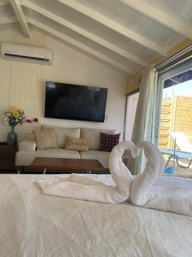 Cozy Studio With Private Spa Oranjestad Exterior photo